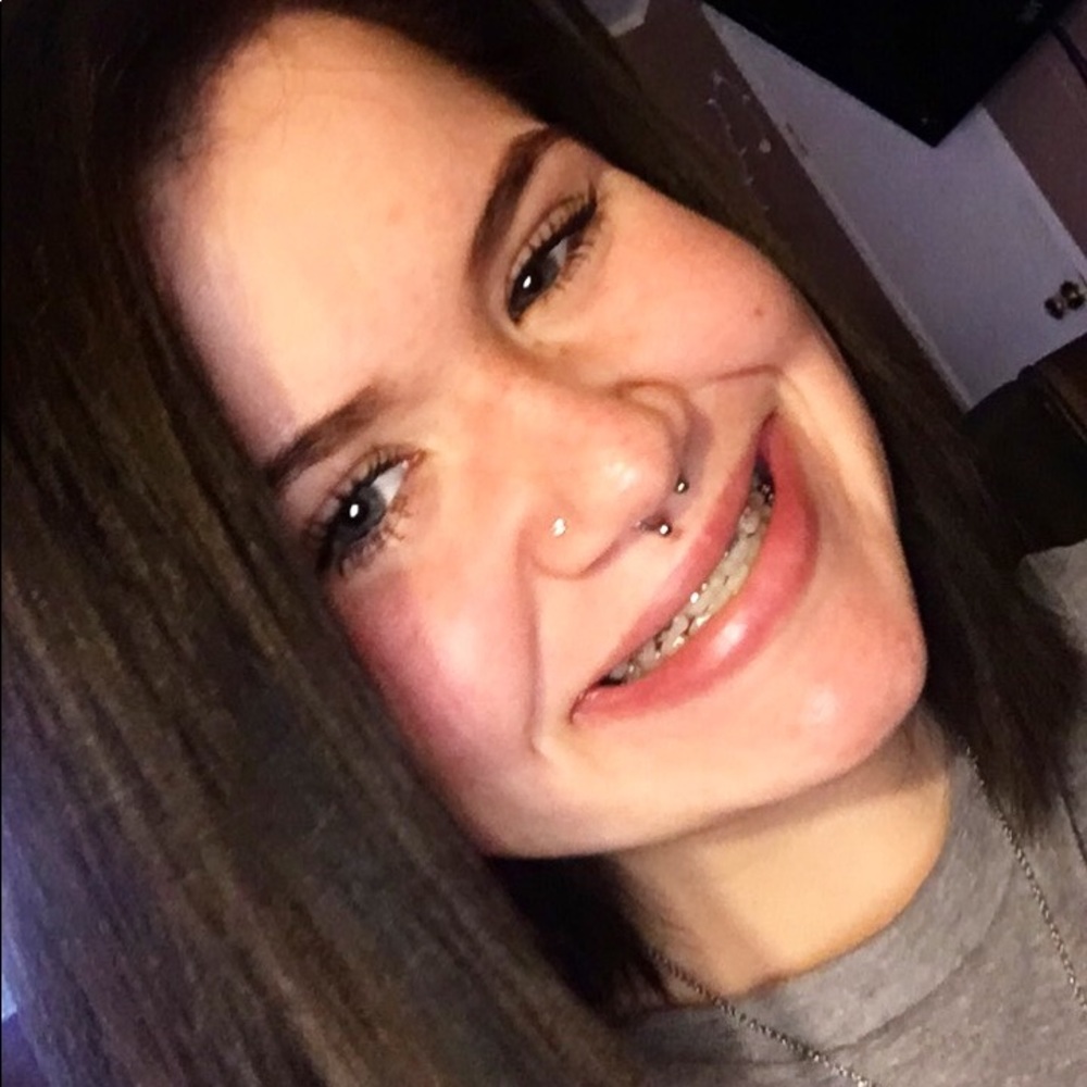 Meet your Posher, Caylea